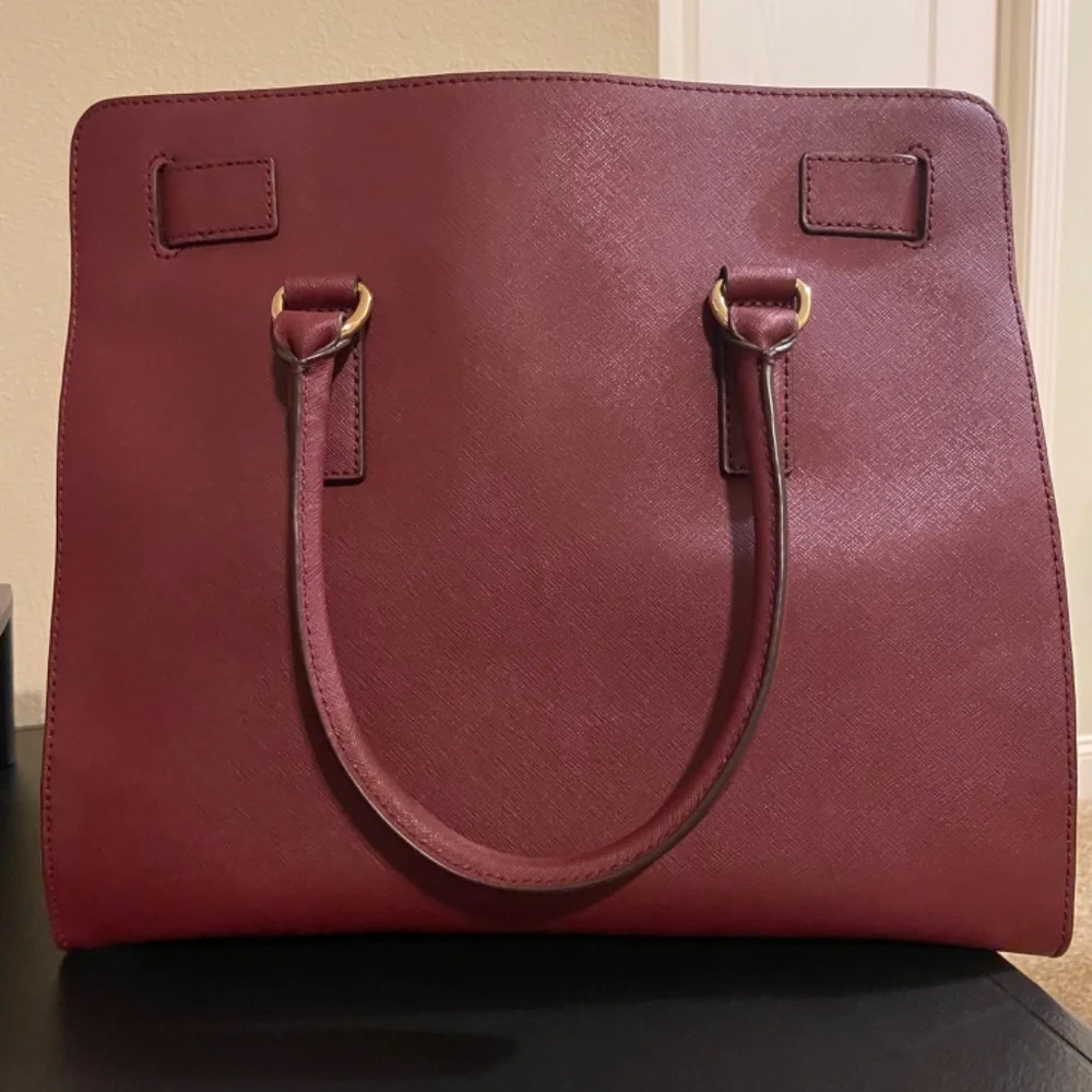 Michael Kors Hamilton Tote - Picture 2 of 5